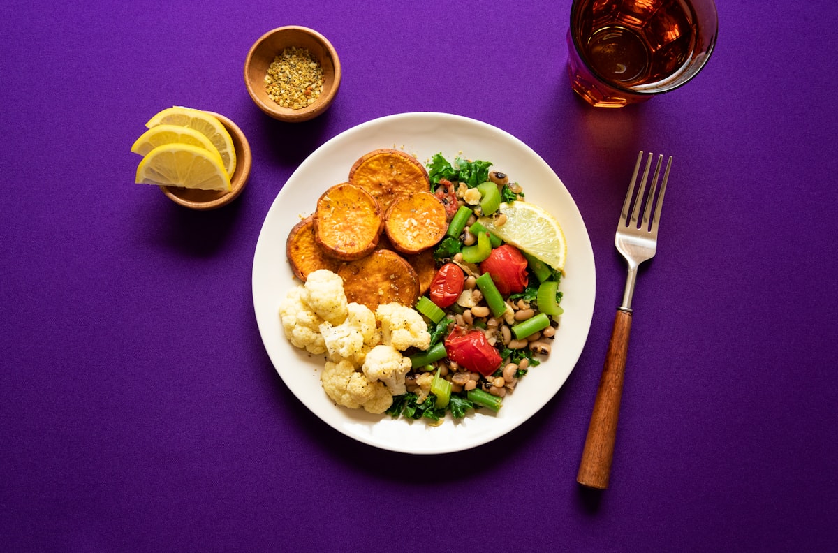 Herbed chicken breast with greens